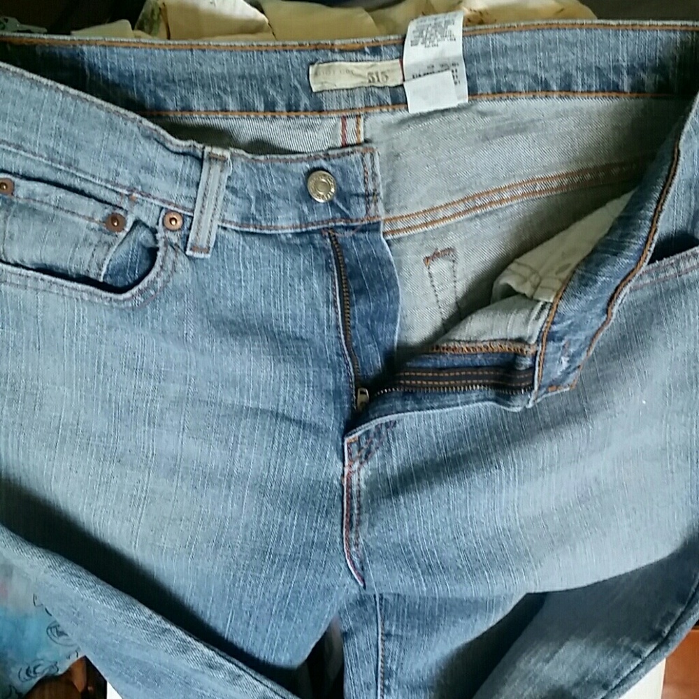 Vintage 1990s High Waist Levi's Stoned Mom Jeans - Picture 3 of 9